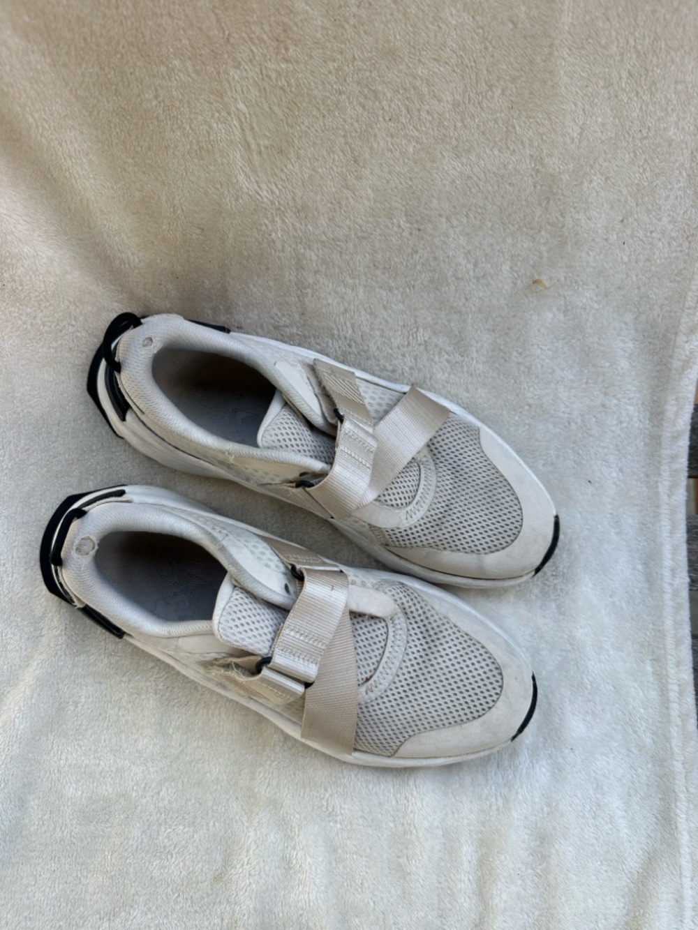 Sorel Women's cream Athletic Slip-On Sneakers Velcro 9